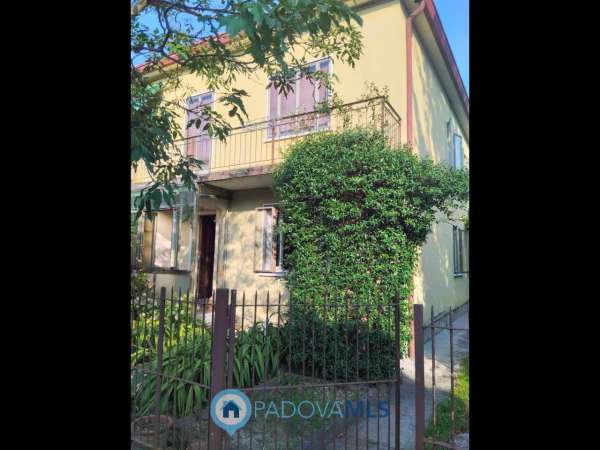 Foto Villa trifamiliare in vendita a Padova