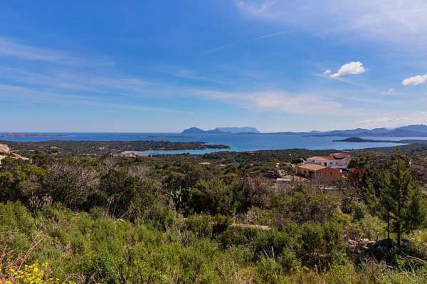 Foto Villa unifamiliare in vendita a Arzachena