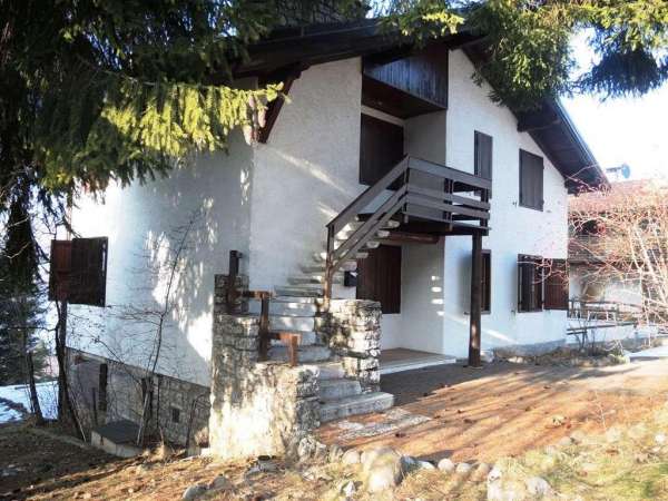 Foto Villa unifamiliare in vendita a Brentonico
