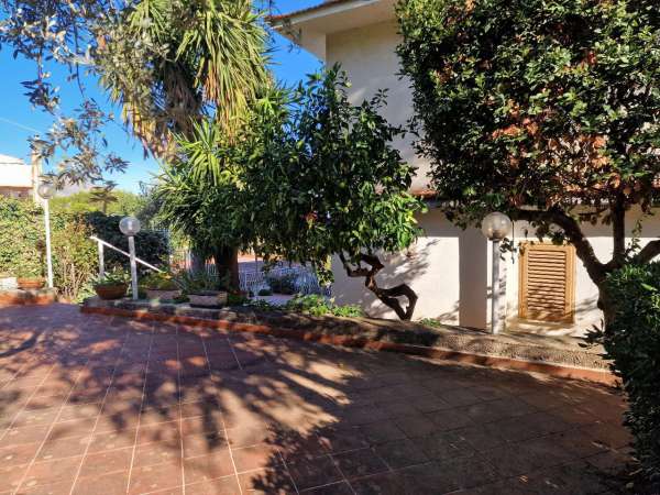Foto Villa unifamiliare in vendita a Carini