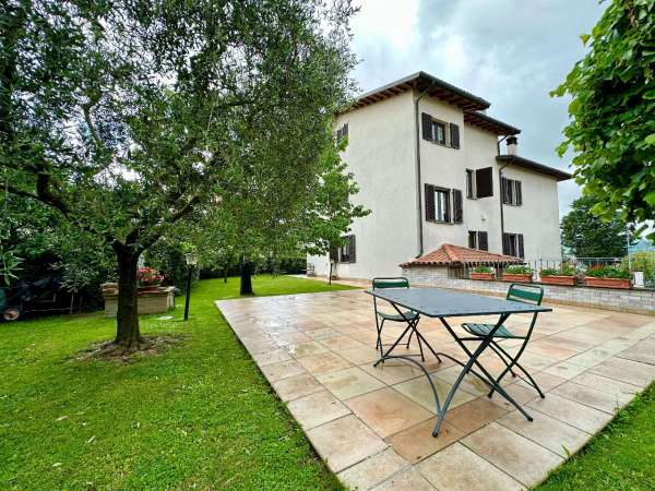 Foto Villa unifamiliare in vendita a Gualdo Tadino
