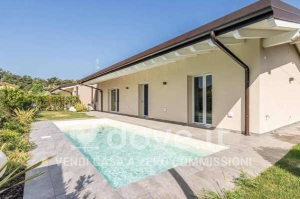 Foto Villa unifamiliare in vendita a Lonato - 4 locali 155mq