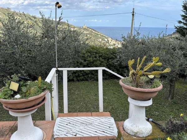 Foto Villa unifamiliare in vendita a Noli