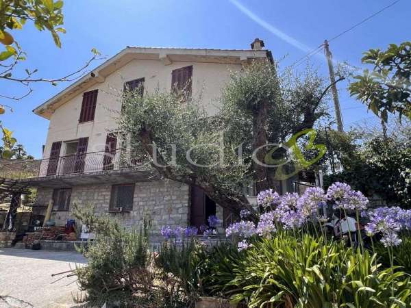 Foto Villa unifamiliare in vendita a Seborga