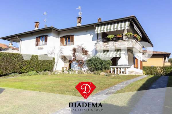 Foto Villa unifamiliare in vendita a Sumirago