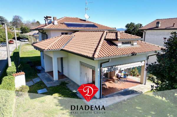 Foto Villa unifamiliare in vendita a Sumirago