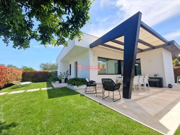Foto Villa unifamiliare in vendita a Trani