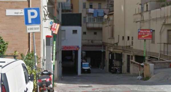 Foto Villabianca /Sampolo Cantinato di 700mq
