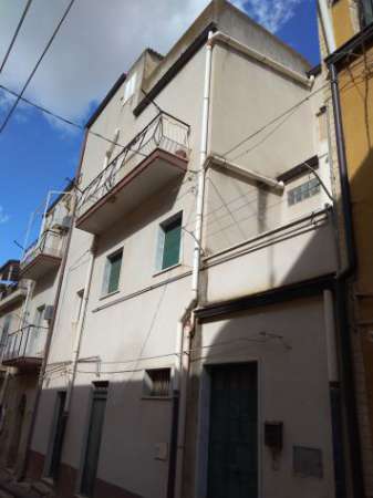 Foto Villarosa (en), zona centralissima, casa semindipende 7,5 vani catastali,