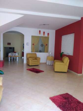 Foto Villarosa (en) Corso Garibaldi, piano terra, zona centralissima, Locale Comm.le