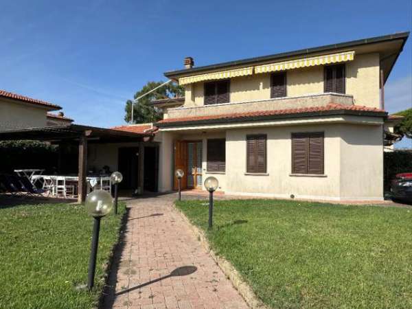 Foto Villetta a schiera angolare in vendita a Cecina 104 mq  Rif: 1279323