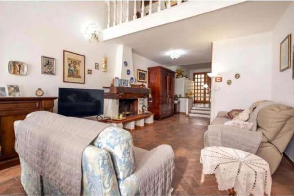 Foto Villetta a schiera in vendita a La Gabella - Calci 250 mq  Rif: 1333200