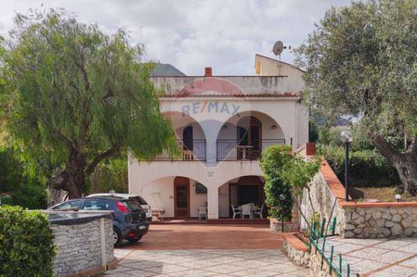 Foto Villetta bifamiliare in vendita a Altavilla Milicia