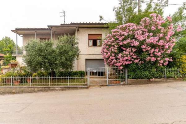 Foto Villetta bifamiliare in vendita a Cerreto Guidi 200 mq  Rif: 1297614