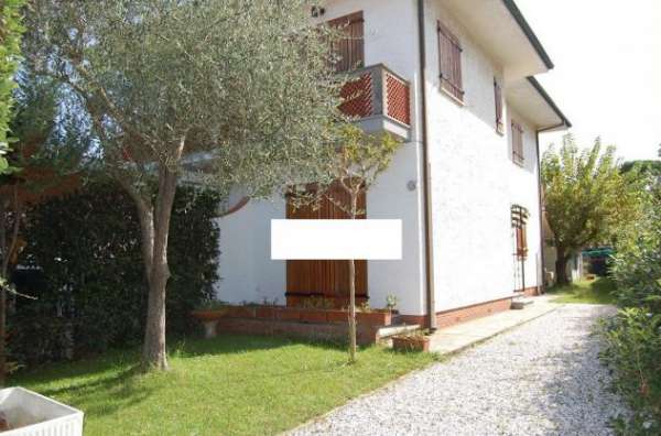 Foto Villetta bifamiliare in vendita a Cinquale - Montignoso 120 mq  Rif: 1094090
