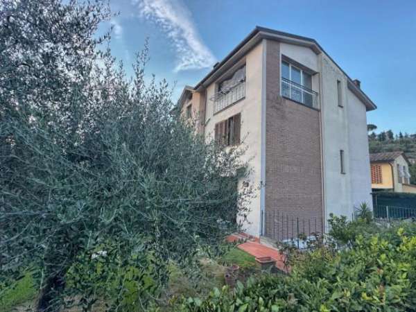 Foto Villetta bifamiliare in vendita a I Fabbri - Pontedera 165 mq  Rif: 1285349