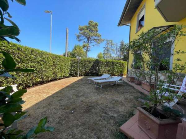 Foto Villetta bifamiliare in vendita a Micheloni - Montecarlo 200 mq  Rif: 1280461
