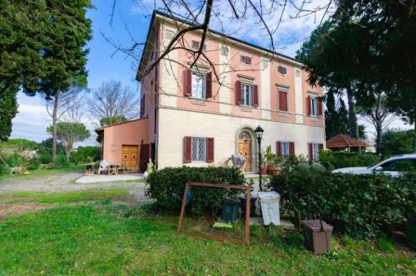Foto Villetta bifamiliare in vendita a Santa Lucia - Pontedera 259 mq  Rif: 1311115