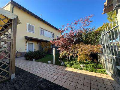 Foto Villetta schiera in Vendita, pi� di 6 Locali, 220 mq, Soragna