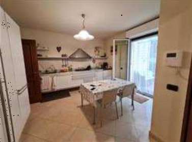 Foto Villetta schiera in Vendita, pi� di 6 Locali, 223,22 mq, Albisso
