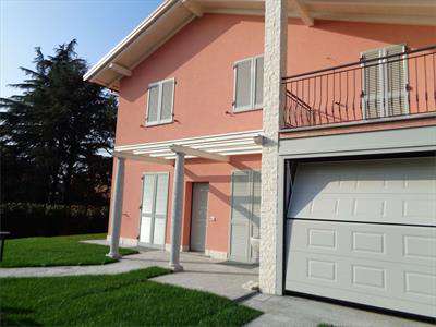 Foto Villetta schiera in Vendita, pi� di 6 Locali, 230 mq, Busto Arsi