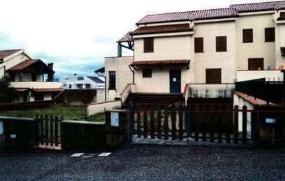 Foto Villetta schiera in Vendita, pi� di 6 Locali, 369 mq, Rende