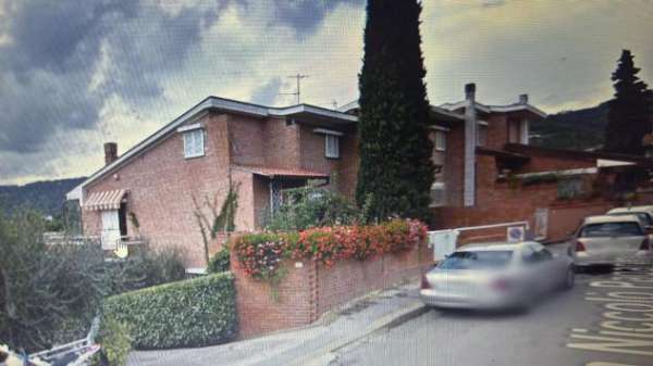 Foto Villetta trifamiliare in vendita a Montecatini-Terme 278 mq  Rif: 1324003