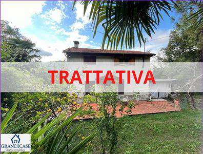 Foto Villino in Vendita, pi� di 6 Locali, 3 Camere, 160 mq (LAURIANO)
